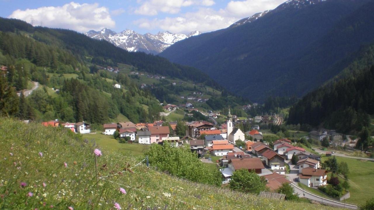 弗利尔施Arlberghaus Rocks别墅 外观 照片