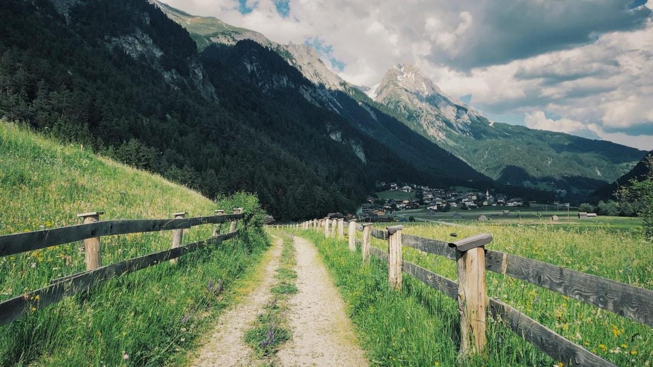 弗利尔施Arlberghaus Rocks别墅 外观 照片